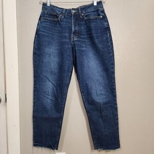 Old Navy Jean's Women's Size 8 Curvy  O G Straight Cut Off Button Fly